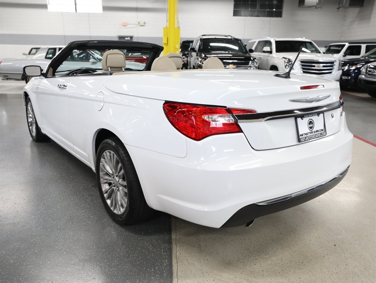 2012 Chrysler 200 Limited - Photo 13 - Addison, IL 60101