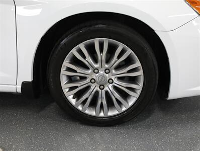 2012 Chrysler 200 Limited - Photo 42 - Addison, IL 60101