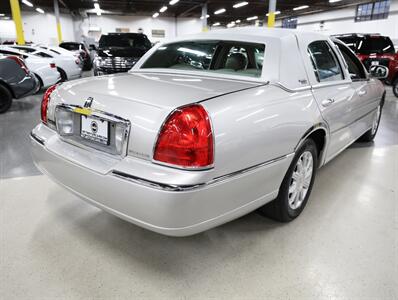 2008 Lincoln Town Car Signature Limited   - Photo 10 - Addison, IL 60101