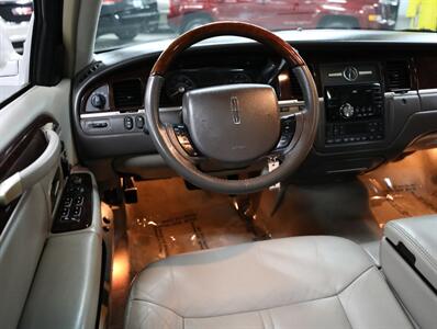 2008 Lincoln Town Car Signature Limited   - Photo 25 - Addison, IL 60101