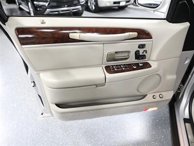 2008 Lincoln Town Car Signature Limited   - Photo 26 - Addison, IL 60101