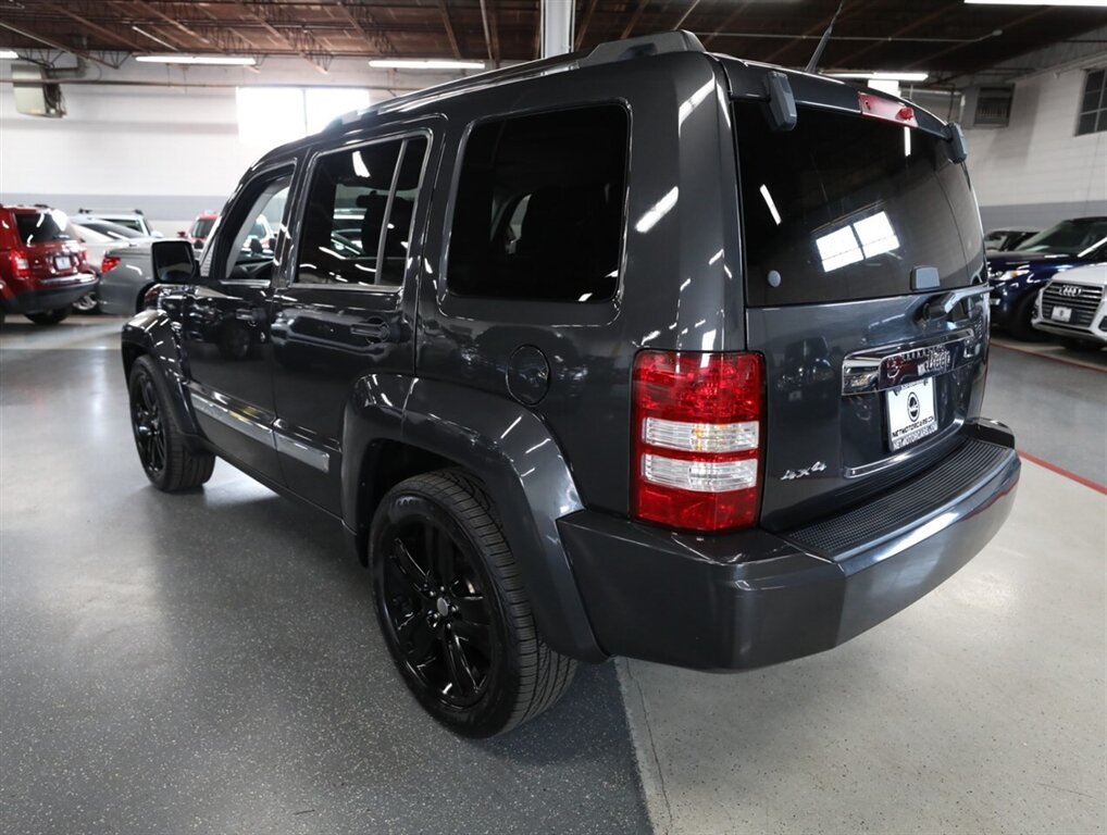 2011 Jeep Liberty Sport Jet 4X4 - Photo 13 - Addison, IL 60101