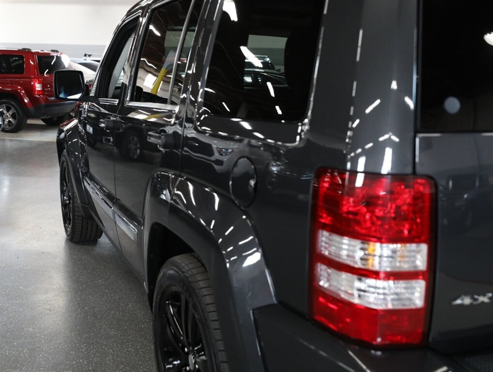 2011 Jeep Liberty Sport Jet 4X4 - Photo 14 - Addison, IL 60101