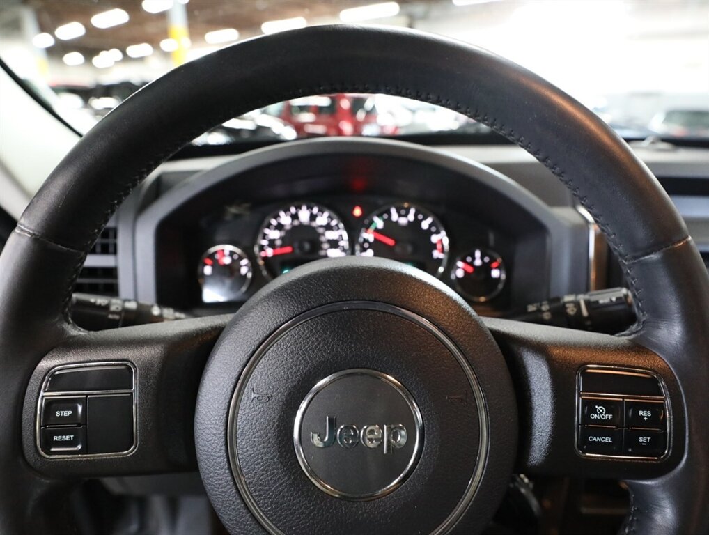 2011 Jeep Liberty Sport Jet 4X4 - Photo 36 - Addison, IL 60101