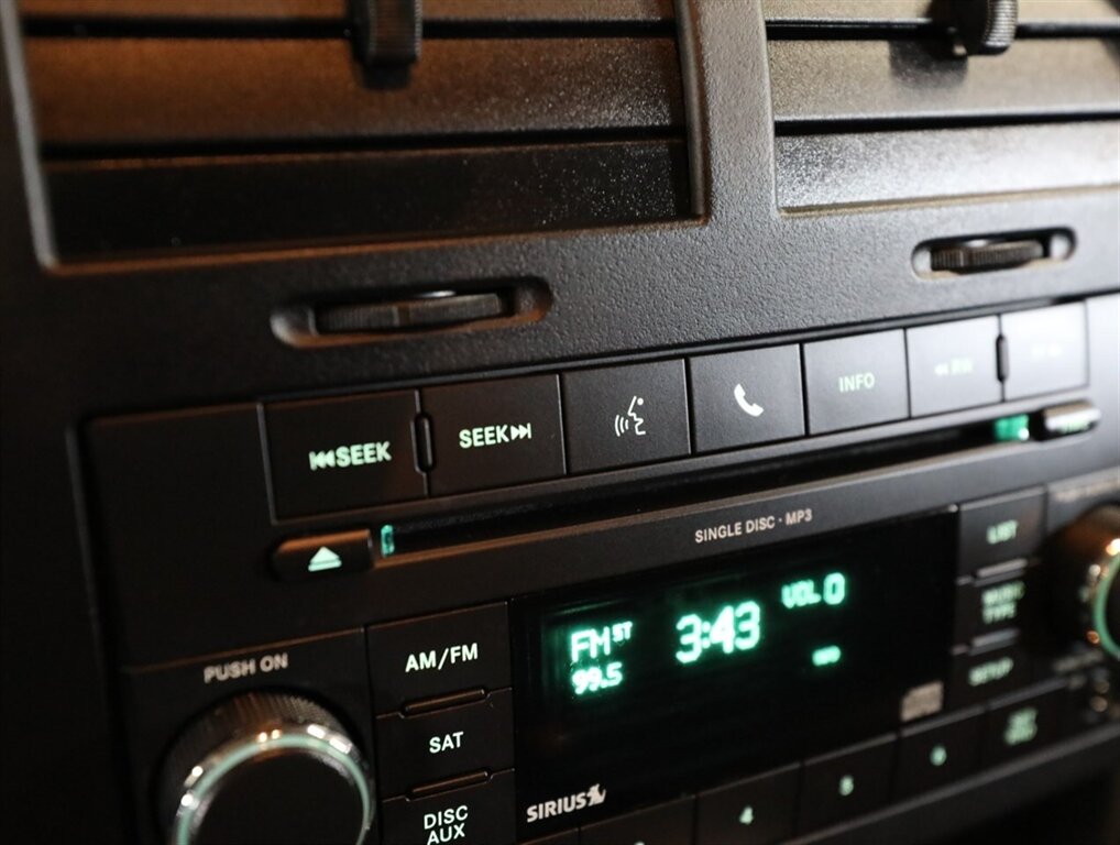 2011 Jeep Liberty Sport Jet 4X4 - Photo 35 - Addison, IL 60101