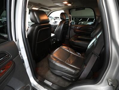2010 Cadillac Escalade Luxury AWD   - Photo 22 - Addison, IL 60101