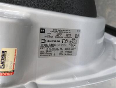 2010 Cadillac Escalade Luxury AWD   - Photo 41 - Addison, IL 60101