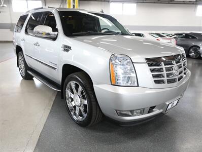 2010 Cadillac Escalade Luxury AWD   - Photo 7 - Addison, IL 60101