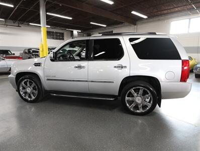 2010 Cadillac Escalade Luxury AWD   - Photo 13 - Addison, IL 60101
