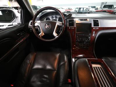 2010 Cadillac Escalade Luxury AWD   - Photo 26 - Addison, IL 60101