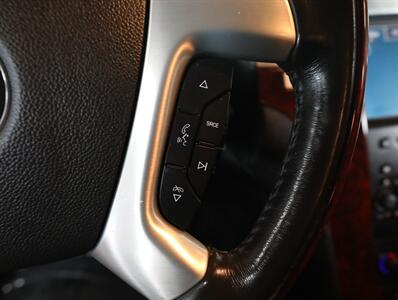 2010 Cadillac Escalade Luxury AWD   - Photo 36 - Addison, IL 60101