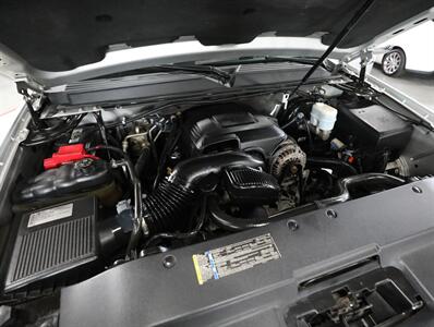 2010 Cadillac Escalade Luxury AWD   - Photo 47 - Addison, IL 60101