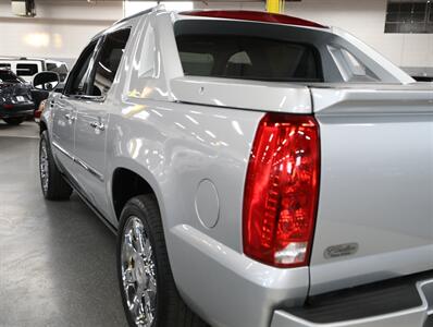 2013 Cadillac Escalade EXT Premium - Photo 16 - Addison, IL 60101