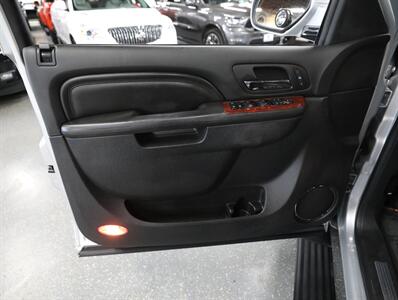 2013 Cadillac Escalade EXT Premium - Photo 30 - Addison, IL 60101