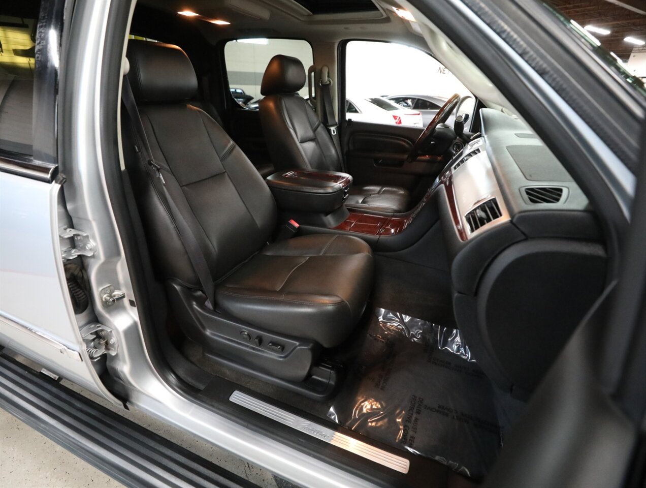 2013 Cadillac Escalade EXT Premium - Photo 21 - Addison, IL 60101
