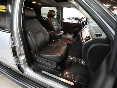 2013 Cadillac Escalade EXT Premium - Photo 21 - Addison, IL 60101