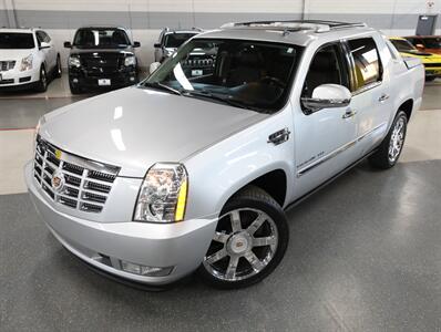 2013 Cadillac Escalade EXT Premium - Photo 2 - Addison, IL 60101