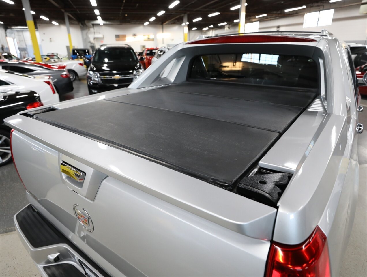 2013 Cadillac Escalade EXT Premium - Photo 13 - Addison, IL 60101