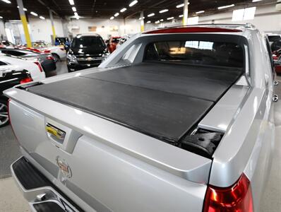 2013 Cadillac Escalade EXT Premium - Photo 13 - Addison, IL 60101