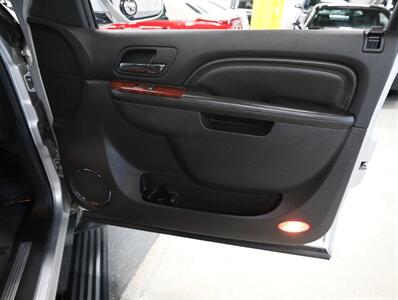 2013 Cadillac Escalade EXT Premium - Photo 19 - Addison, IL 60101