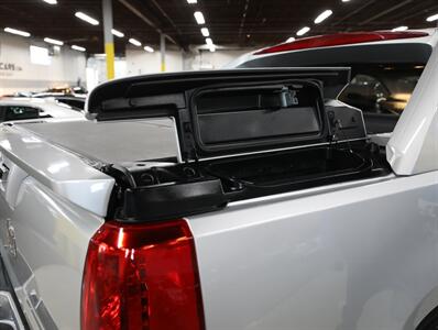2013 Cadillac Escalade EXT Premium - Photo 10 - Addison, IL 60101