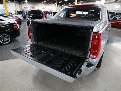 2013 Cadillac Escalade EXT Premium - Photo 14 - Addison, IL 60101
