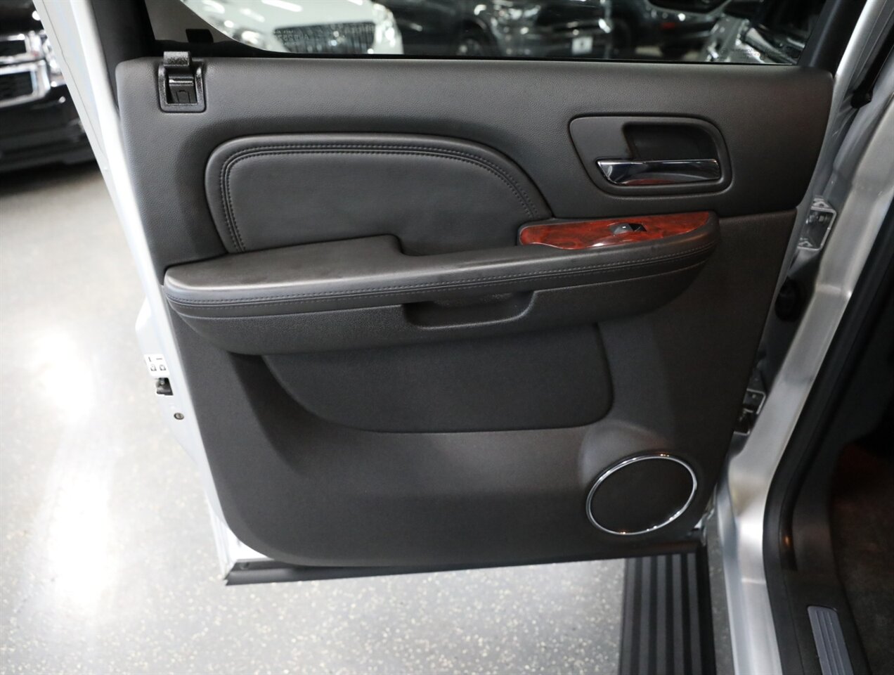 2013 Cadillac Escalade EXT Premium - Photo 25 - Addison, IL 60101