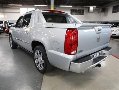 2013 Cadillac Escalade EXT Premium - Photo 15 - Addison, IL 60101