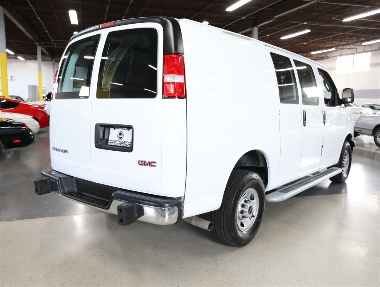 2024 GMC Savana 2500 Cargo Van - Photo 9 - Addison, IL 60101