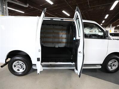 2024 GMC Savana 2500 Cargo Van - Photo 18 - Addison, IL 60101