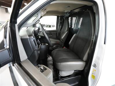 2024 GMC Savana 2500 Cargo Van - Photo 26 - Addison, IL 60101