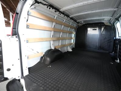 2024 GMC Savana 2500 Cargo Van - Photo 22 - Addison, IL 60101