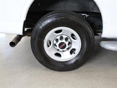 2024 GMC Savana 2500 Cargo Van - Photo 36 - Addison, IL 60101