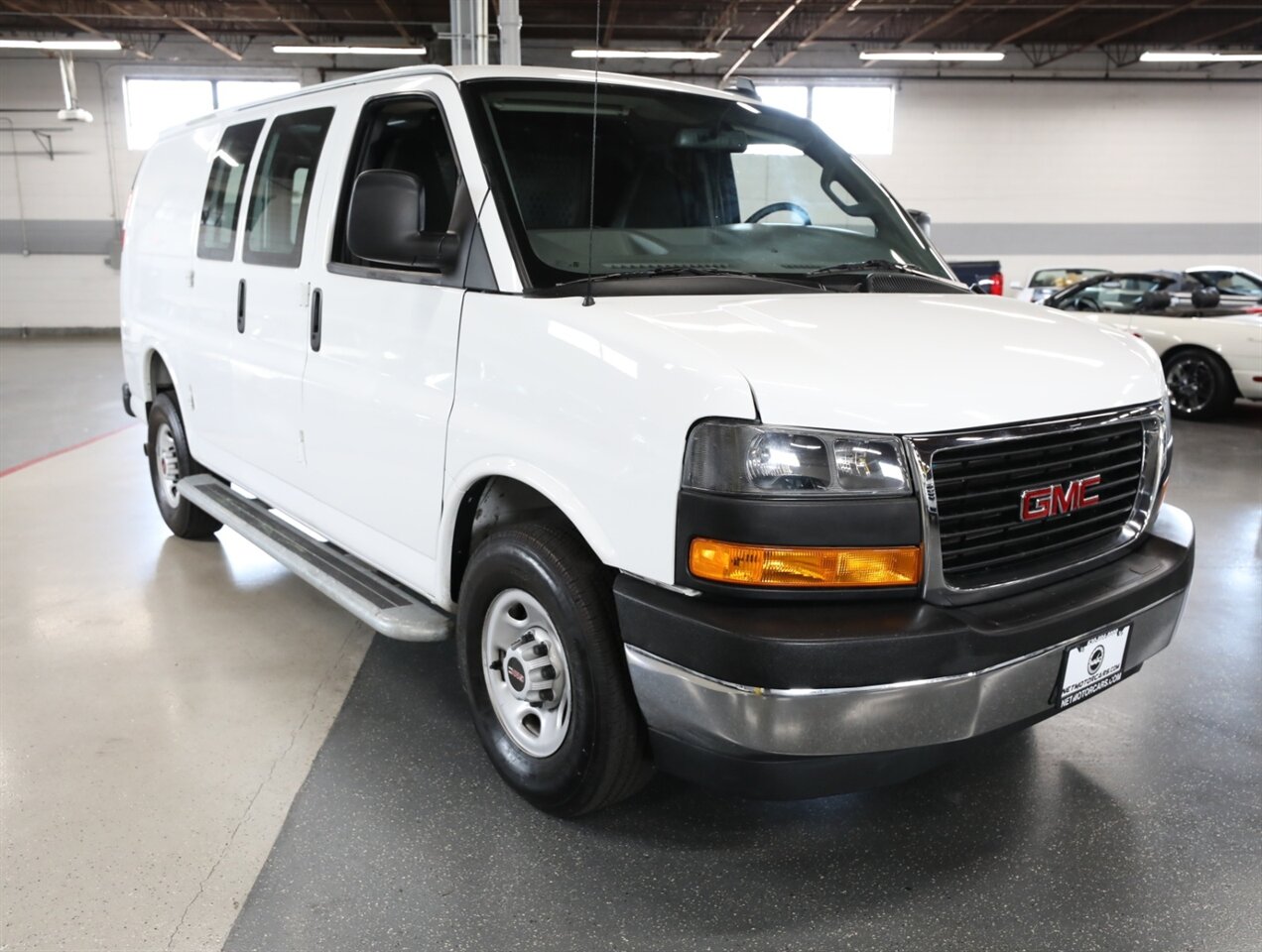 2024 GMC Savana 2500 Cargo Van - Photo 7 - Addison, IL 60101