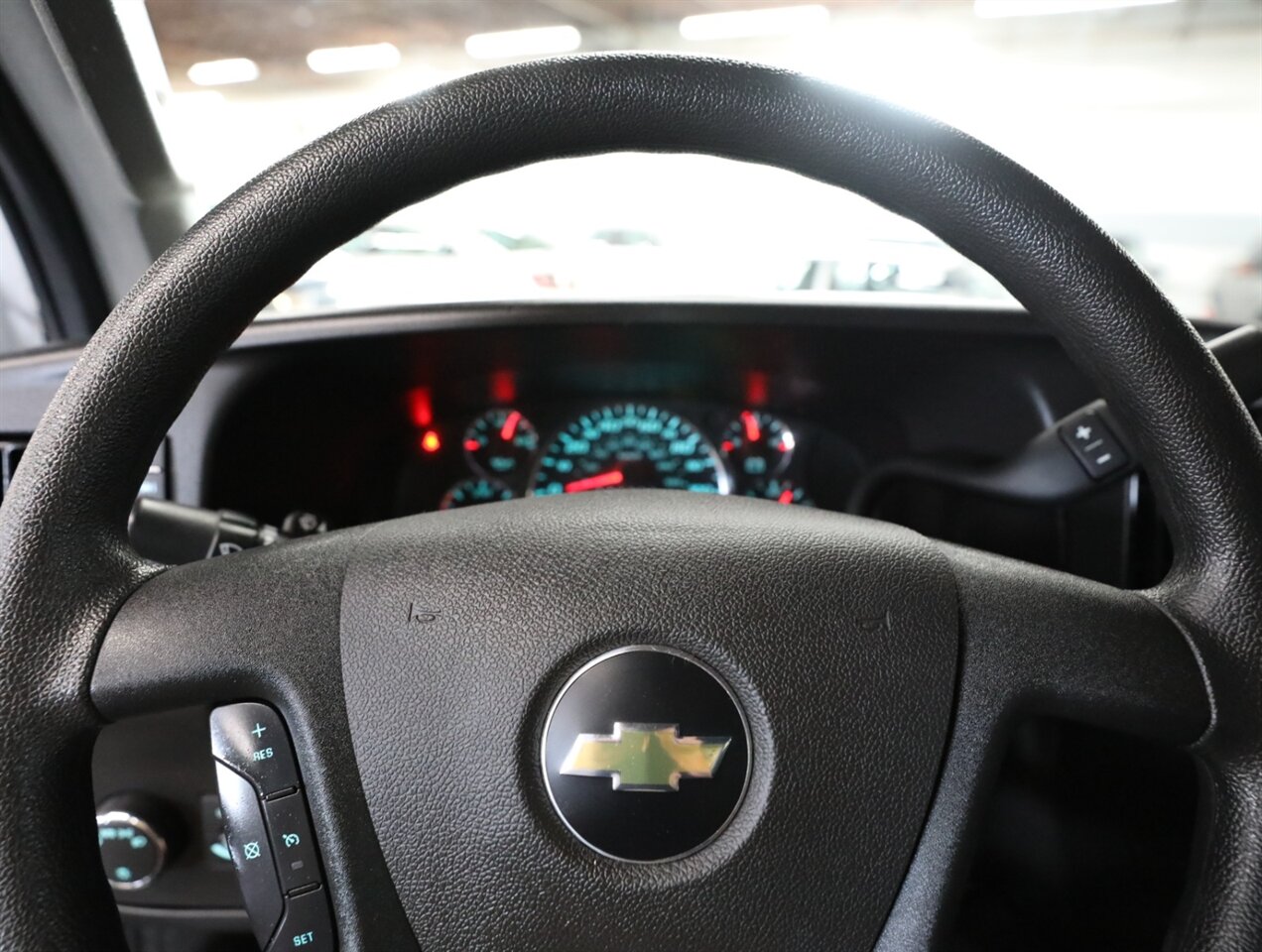 2024 GMC Savana 2500 Cargo Van - Photo 29 - Addison, IL 60101