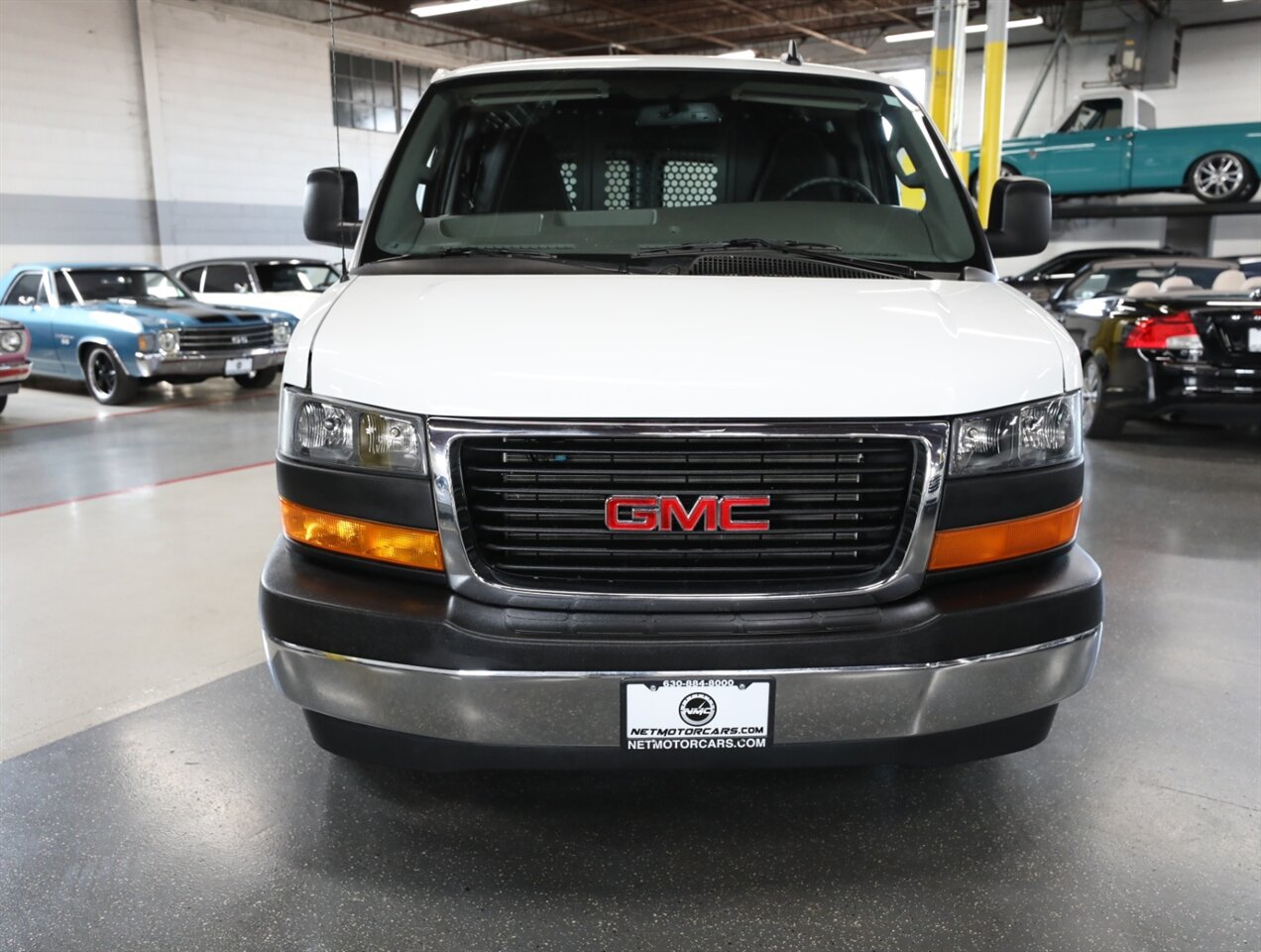 2024 GMC Savana 2500 Cargo Van - Photo 6 - Addison, IL 60101