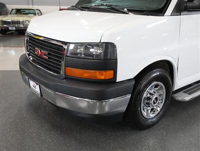 2024 GMC Savana 2500 Cargo Van - Photo 3 - Addison, IL 60101