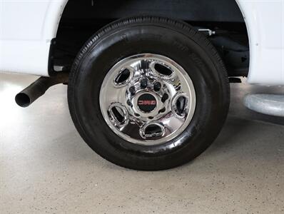 2024 GMC Savana 2500 Cargo Van - Photo 33 - Addison, IL 60101