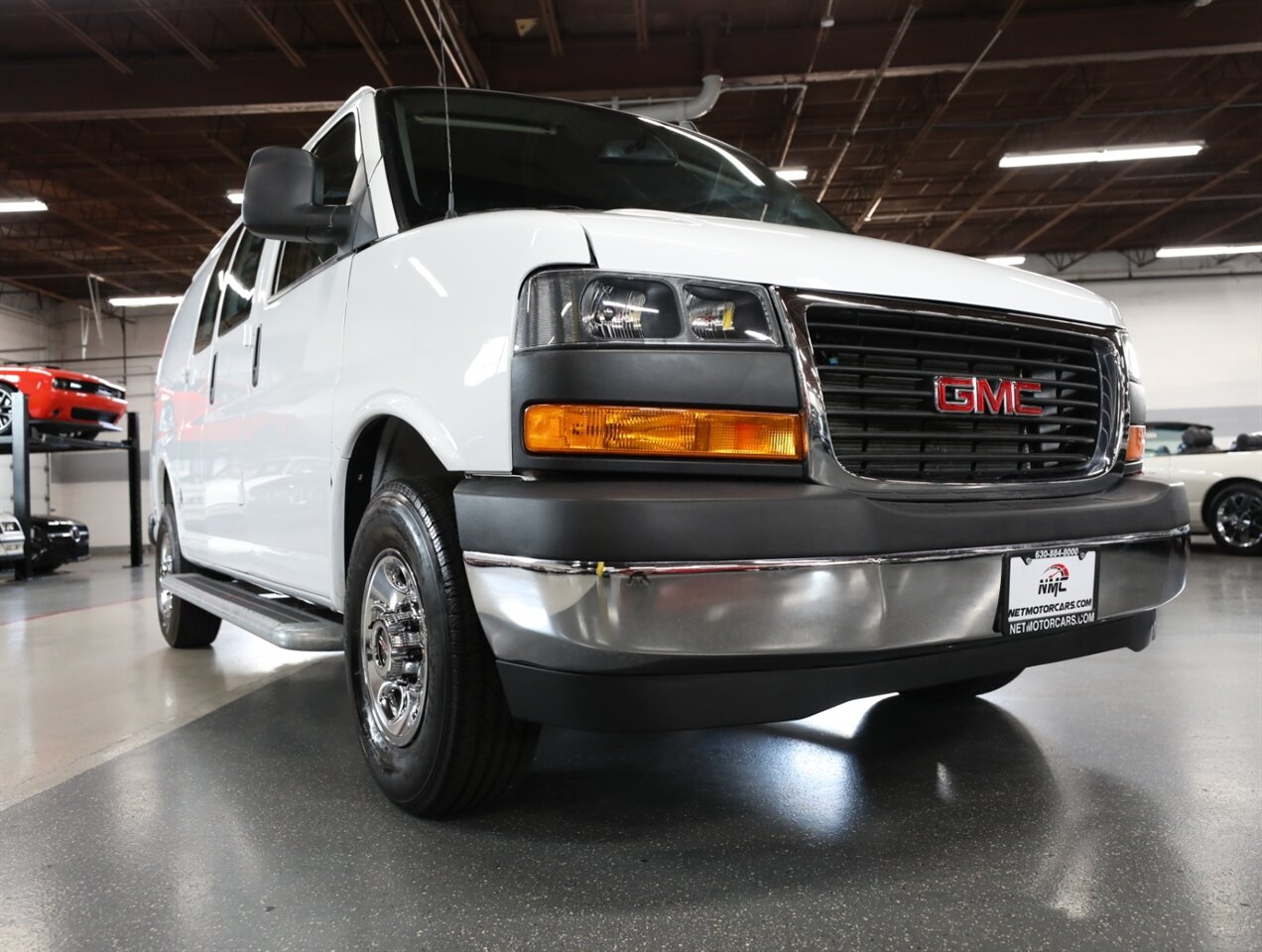 2024 GMC Savana 2500 Cargo Van - Photo 37 - Addison, IL 60101
