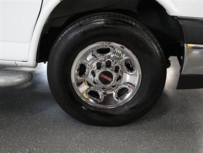 2024 GMC Savana 2500 Cargo Van - Photo 31 - Addison, IL 60101