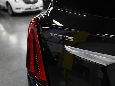 2022 Cadillac XT5 Premium Luxury AWD   - Photo 12 - Addison, IL 60101
