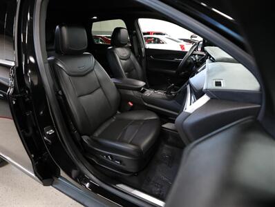 2022 Cadillac XT5 Premium Luxury   - Photo 18 - Addison, IL 60101
