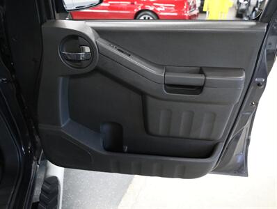 2015 Nissan Xterra PRO-4X   - Photo 16 - Addison, IL 60101