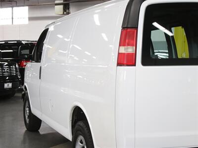 2014 GMC Savana 2500 Cargo Van   - Photo 12 - Addison, IL 60101