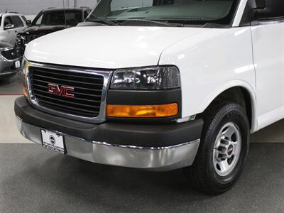 2014 GMC Savana 2500 Cargo Van   - Photo 3 - Addison, IL 60101