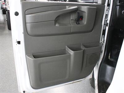 2014 GMC Savana 2500 Cargo Van   - Photo 25 - Addison, IL 60101