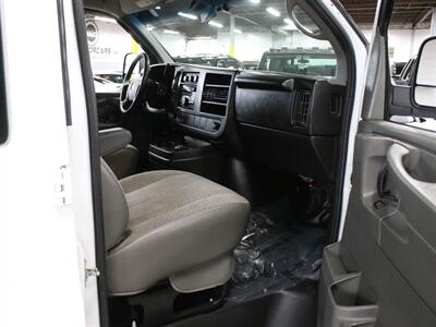 2014 GMC Savana 2500 Cargo Van   - Photo 16 - Addison, IL 60101