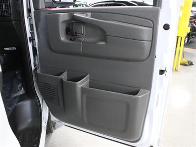 2014 GMC Savana 2500 Cargo Van   - Photo 15 - Addison, IL 60101