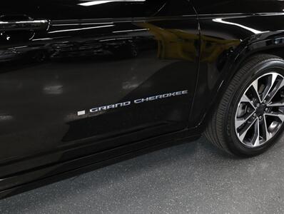 2022 Jeep Grand Cherokee Overland 4xe   - Photo 9 - Addison, IL 60101