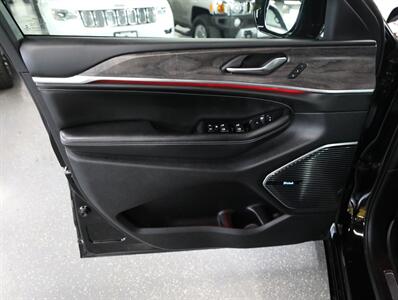 2022 Jeep Grand Cherokee Overland 4xe   - Photo 31 - Addison, IL 60101